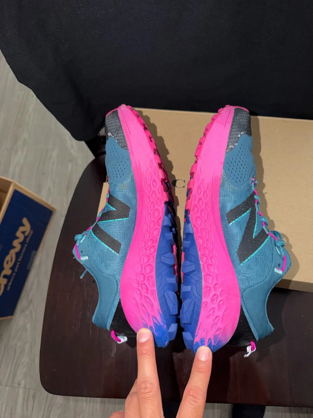 New Balance Women's Fresh Foam More TR Trail V1 Running Shoes poison berry 9.5